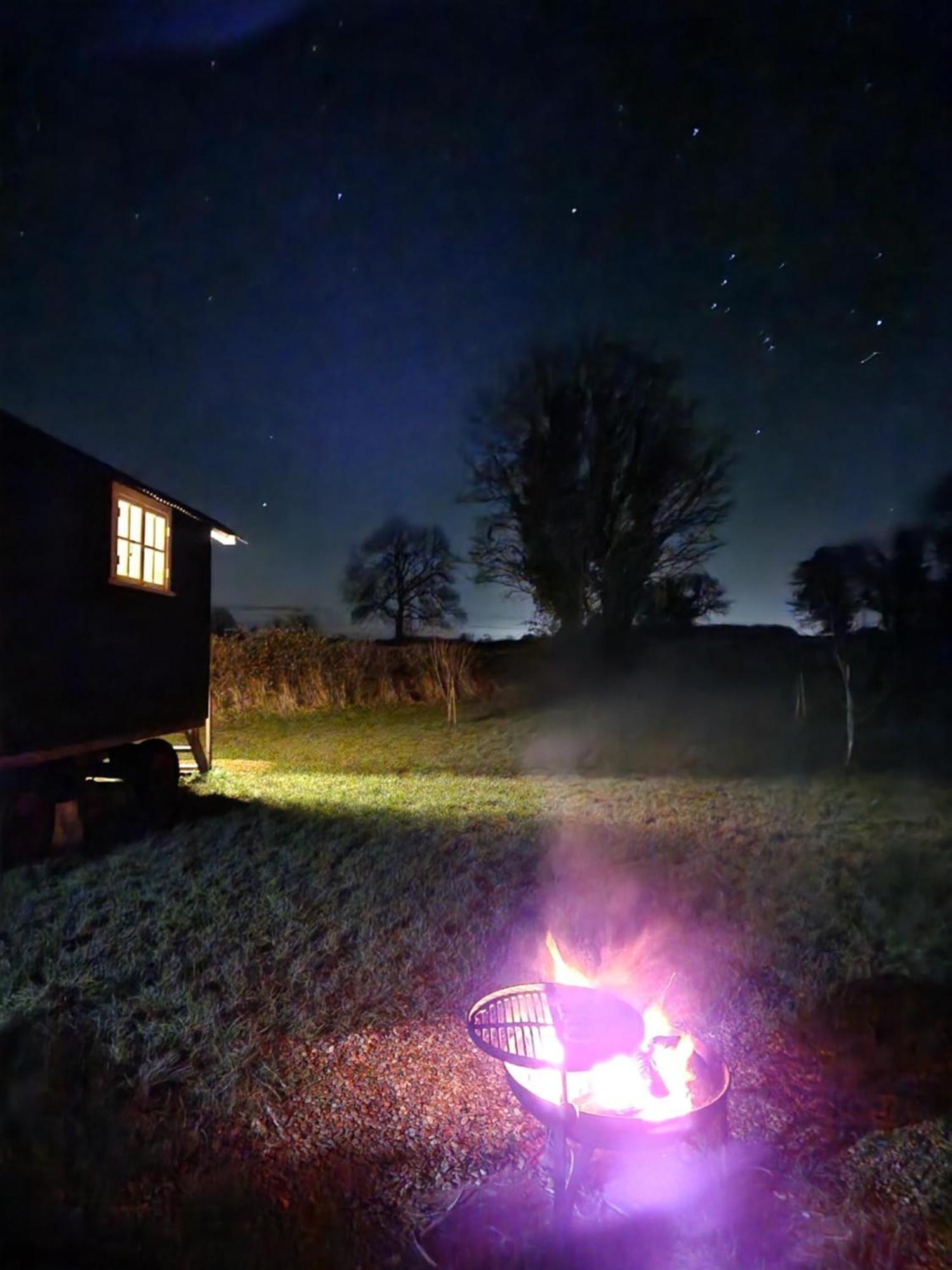 The Delkin Shepherds Huts Castle Combe Esterno foto